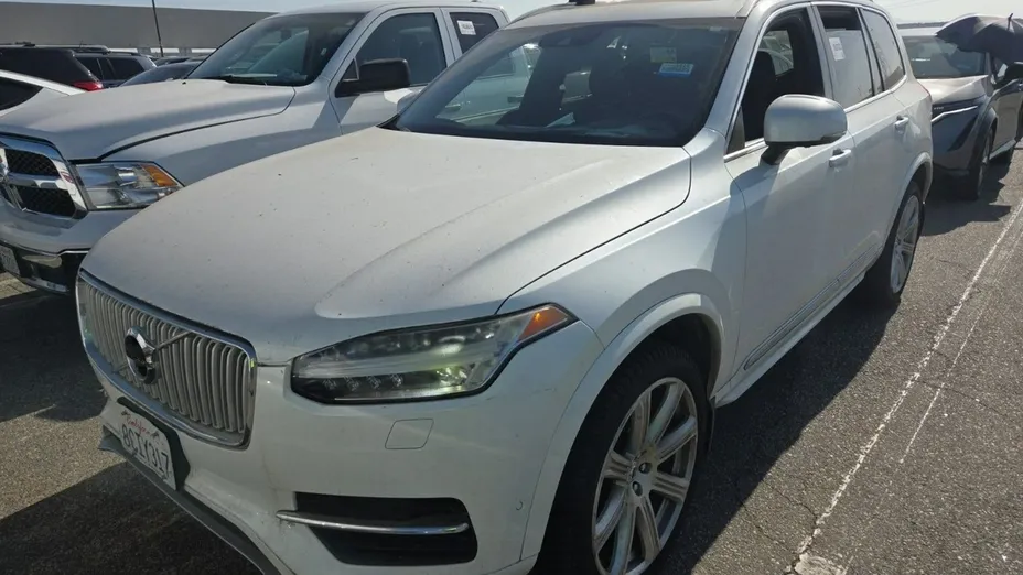VOLVO XC90 -