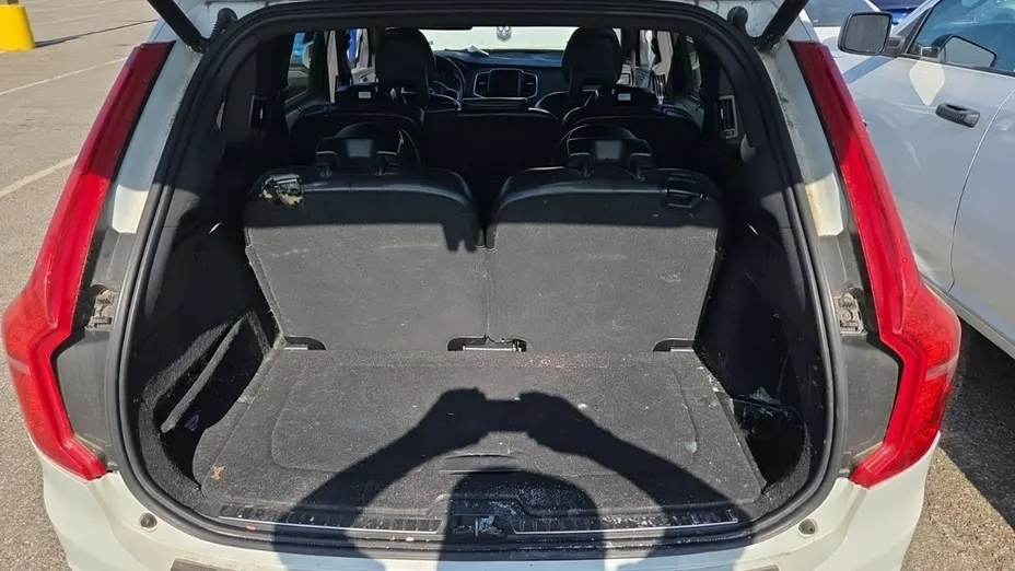 VOLVO XC90 -