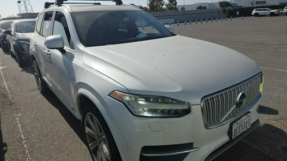 VOLVO XC90 -