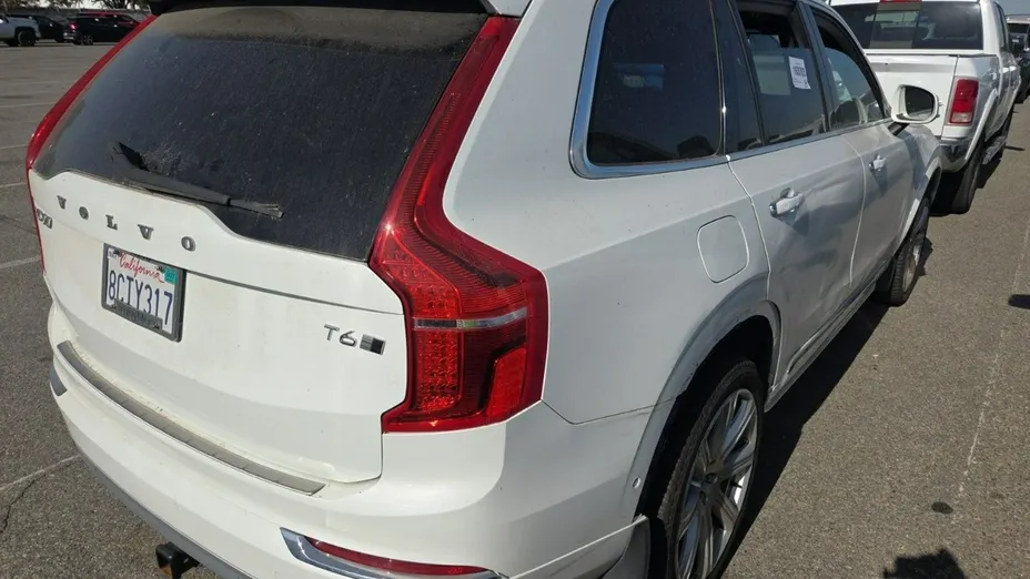 VOLVO XC90 -