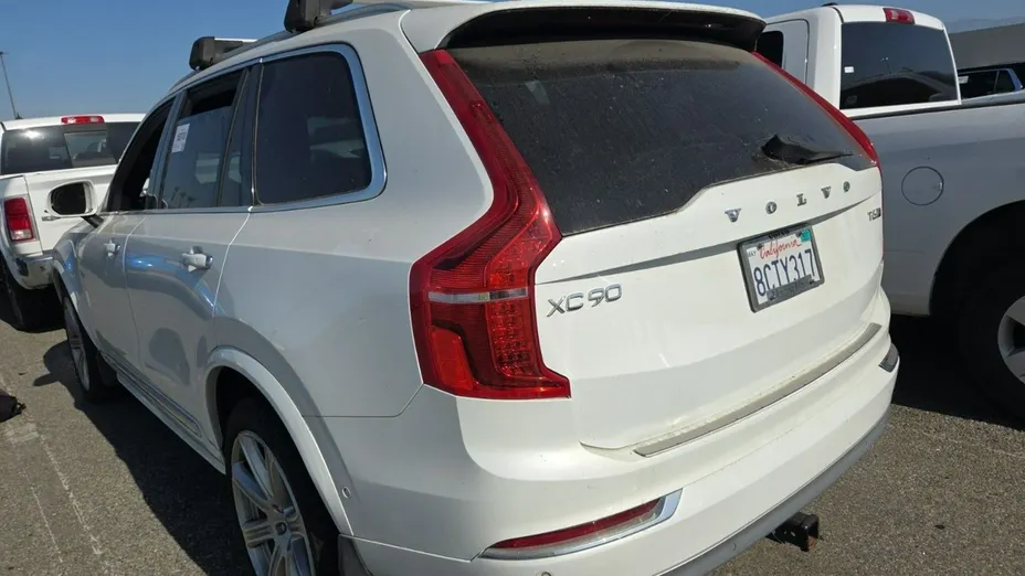 VOLVO XC90 -