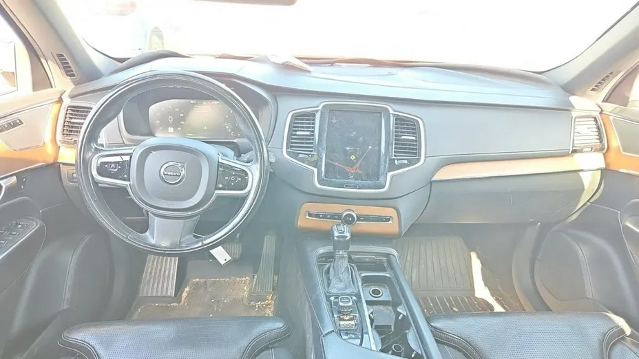 VOLVO XC90 -