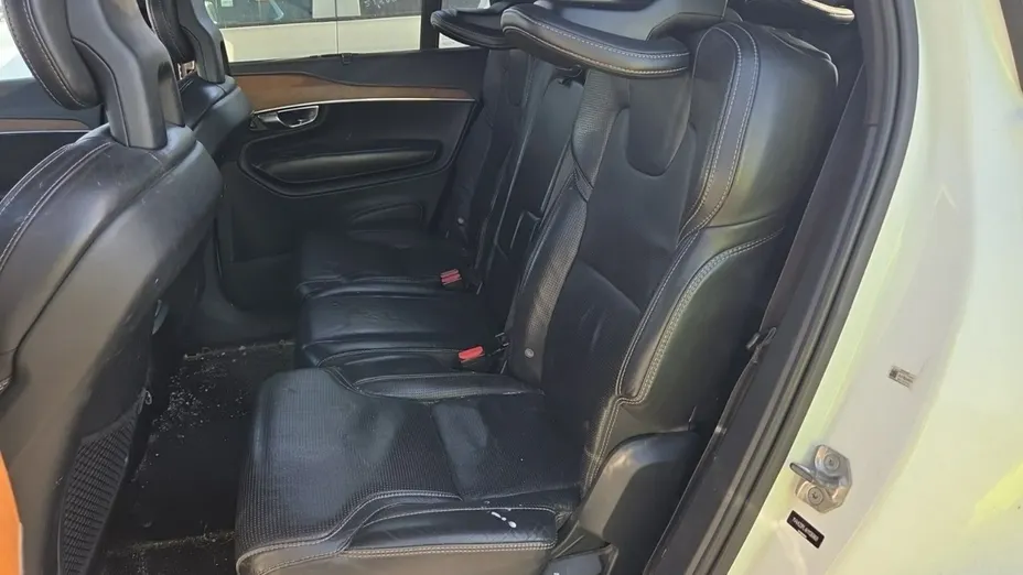 VOLVO XC90 -