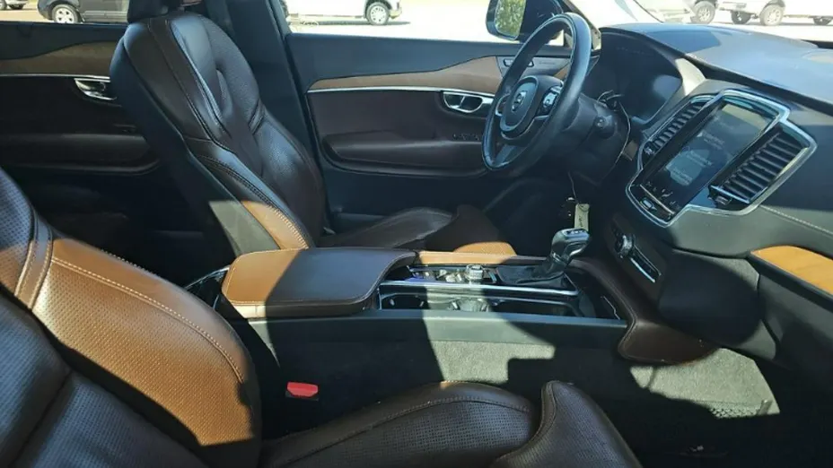 VOLVO XC90 -