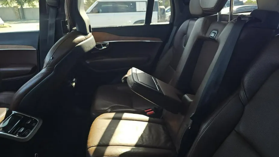 VOLVO XC90 -