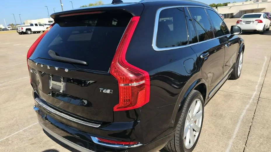 VOLVO XC90 -
