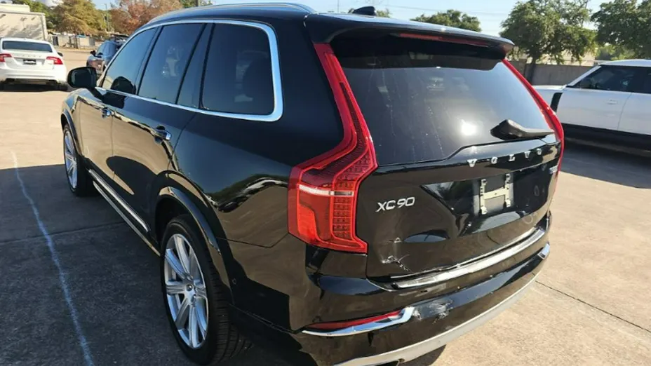 VOLVO XC90 -