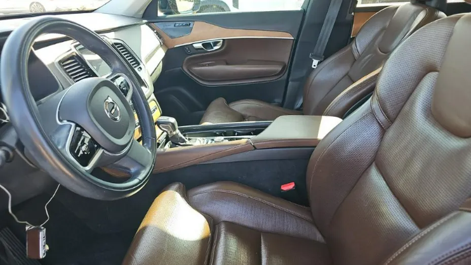VOLVO XC90 -