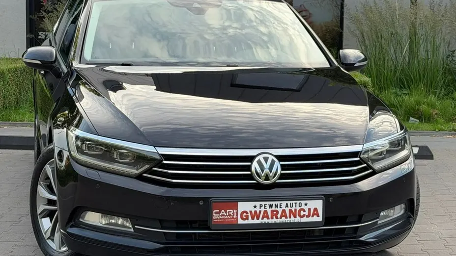 VOLKSWAGEN Passat -