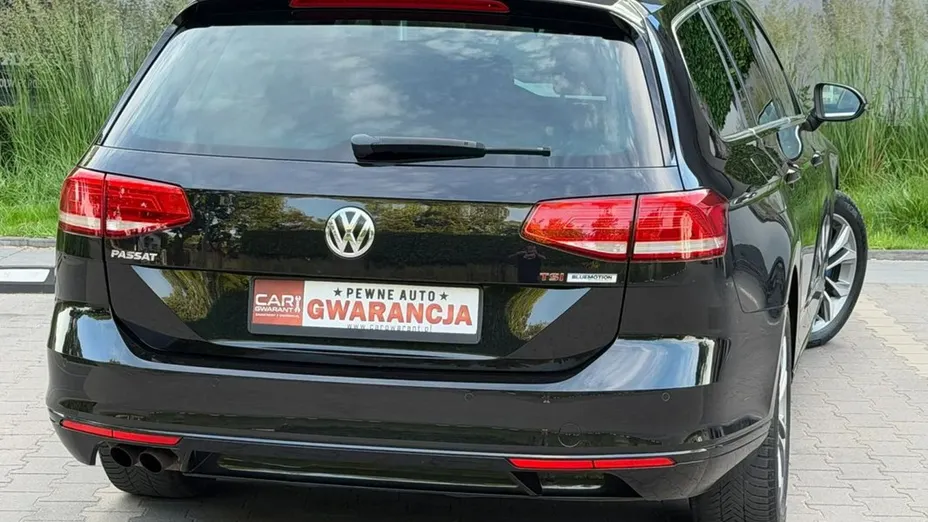 VOLKSWAGEN Passat -