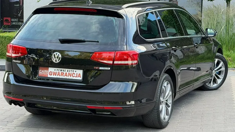 VOLKSWAGEN Passat -