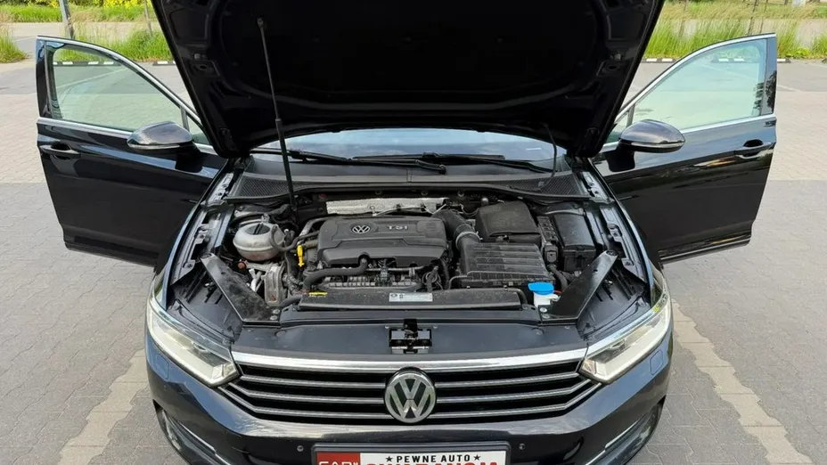 VOLKSWAGEN Passat -