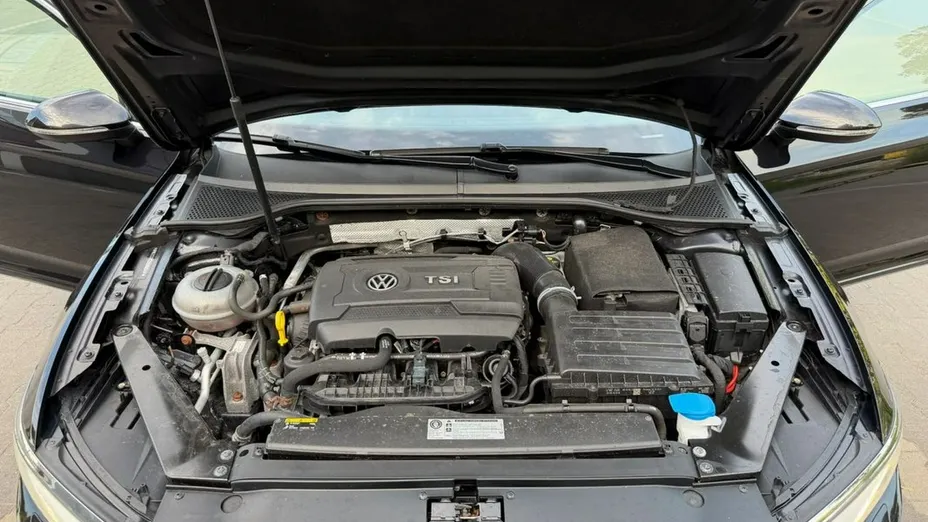 VOLKSWAGEN Passat -