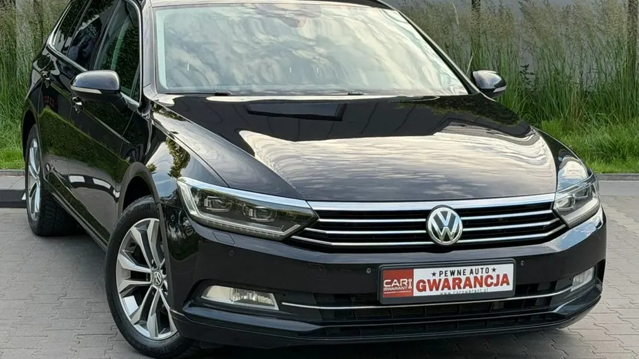 VOLKSWAGEN Passat -
