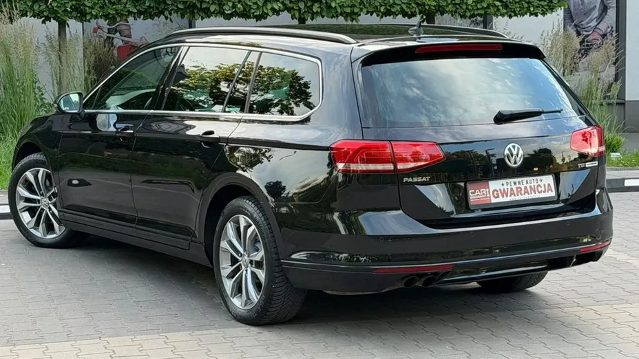 VOLKSWAGEN Passat -