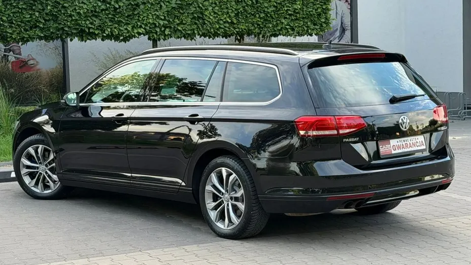 VOLKSWAGEN Passat -