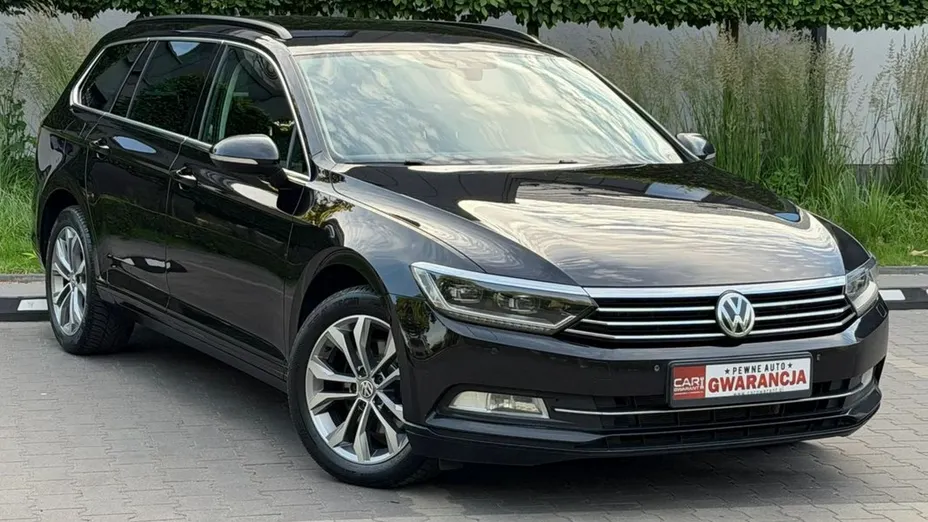VOLKSWAGEN Passat -