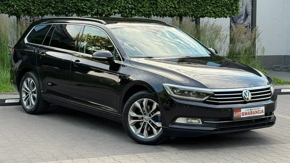 VOLKSWAGEN Passat -
