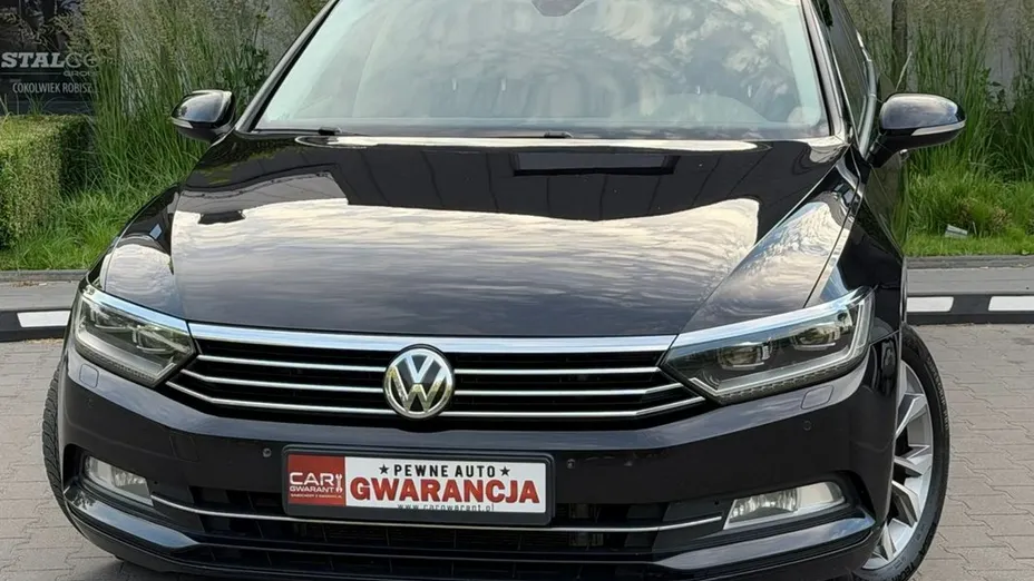 VOLKSWAGEN Passat -