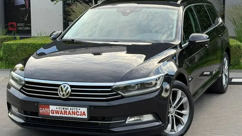 VOLKSWAGEN Passat -