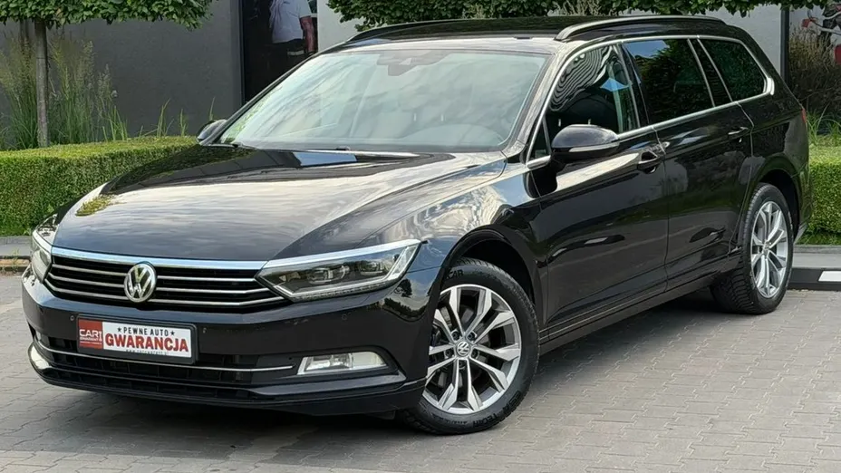 VOLKSWAGEN Passat -