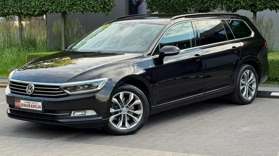 VOLKSWAGEN Passat -