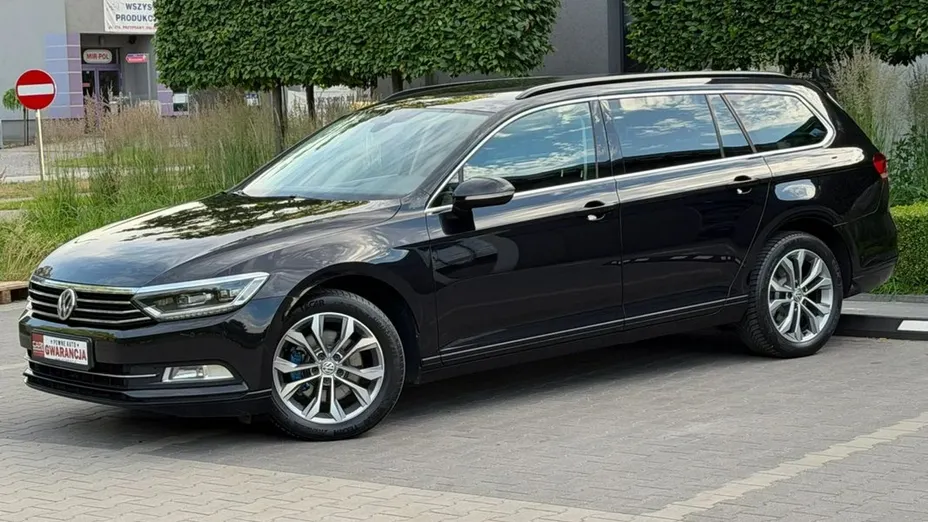VOLKSWAGEN Passat -