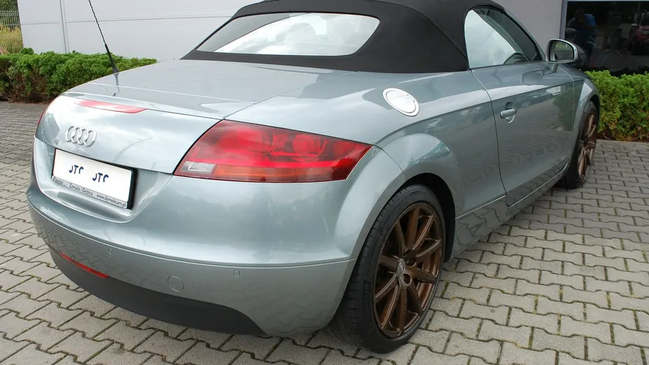 AUDI TT Roadster -
