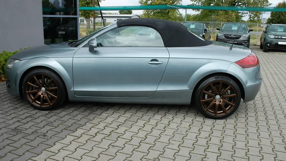 AUDI TT Roadster -