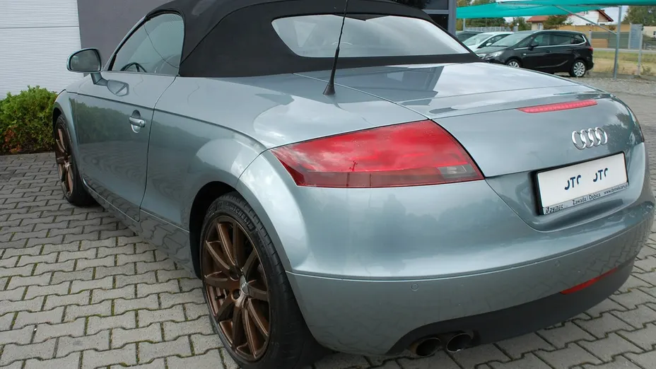 AUDI TT Roadster -