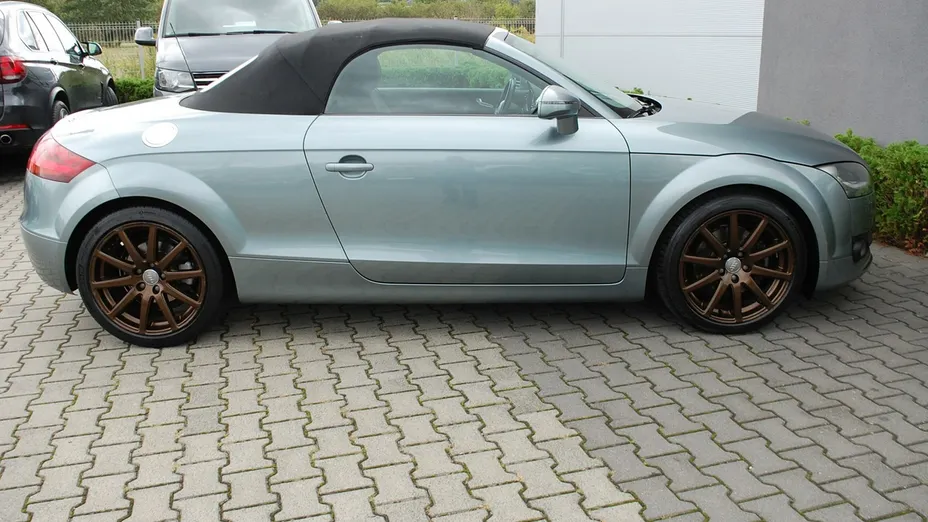 AUDI TT Roadster -