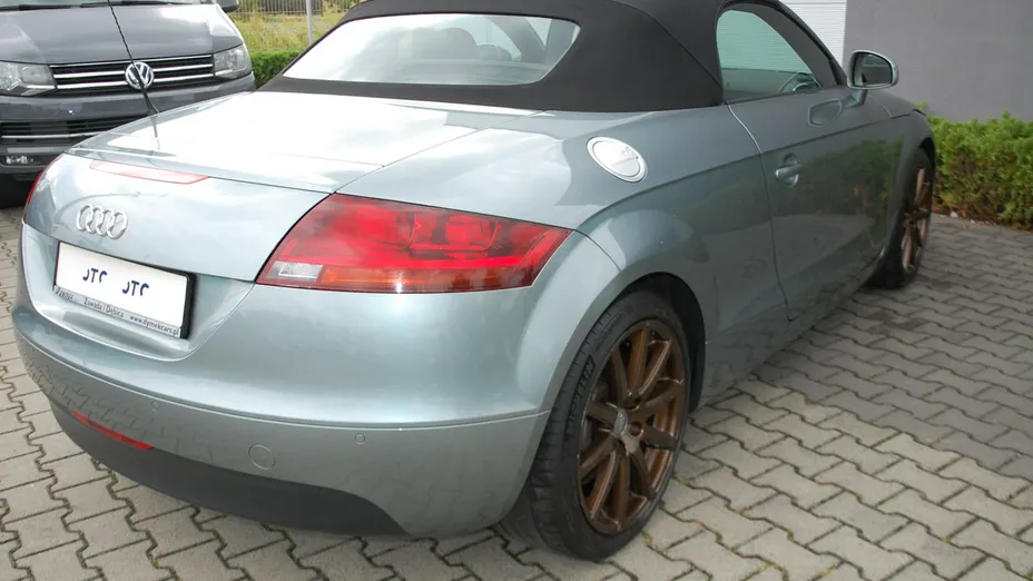 AUDI TT Roadster -