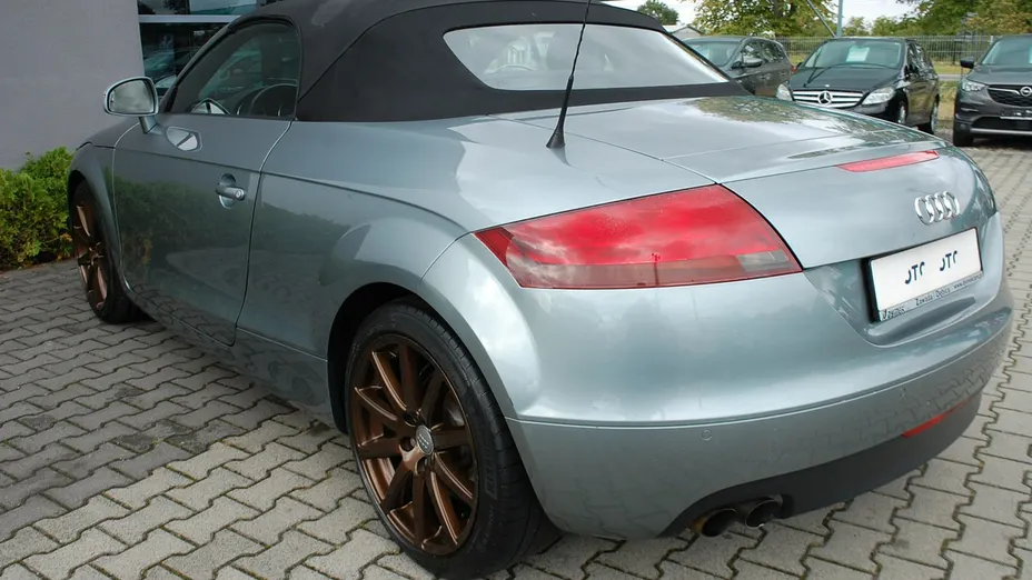 AUDI TT Roadster -