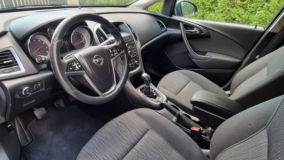 OPEL Astra -