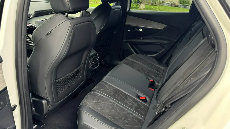 PEUGEOT 3008 -