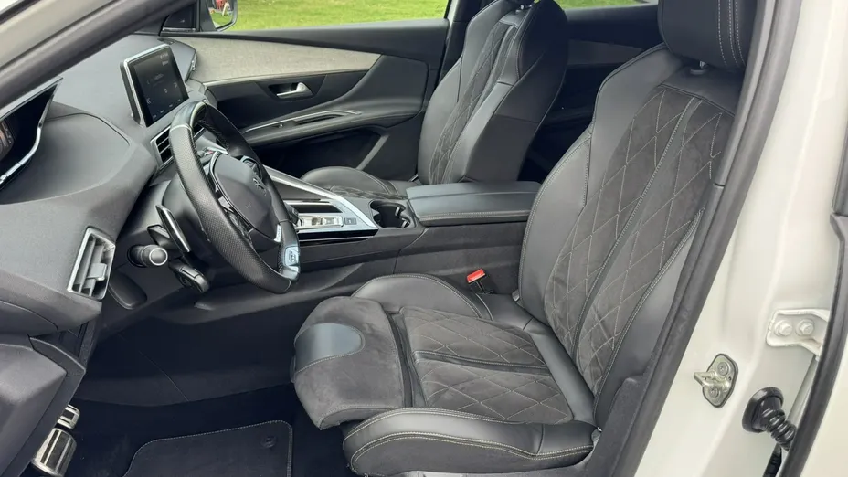PEUGEOT 3008 -