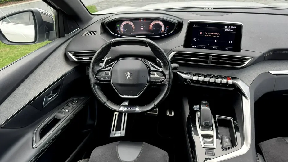 PEUGEOT 3008 -