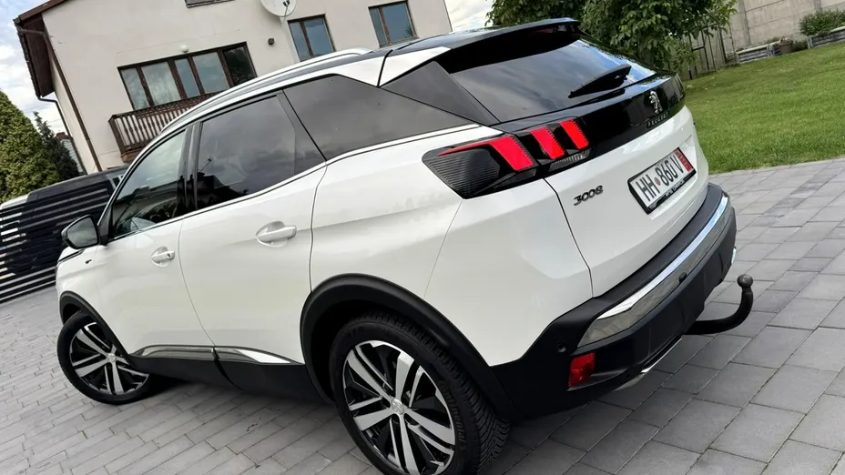 PEUGEOT 3008 -