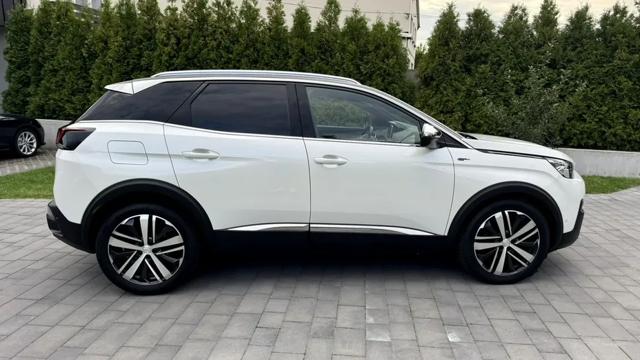 PEUGEOT 3008 -