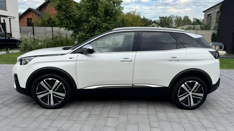 PEUGEOT 3008 -