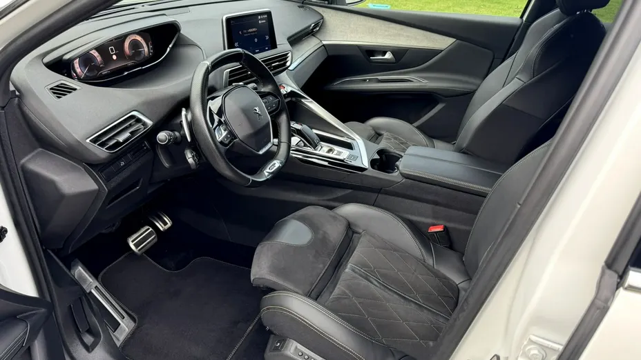 PEUGEOT 3008 -