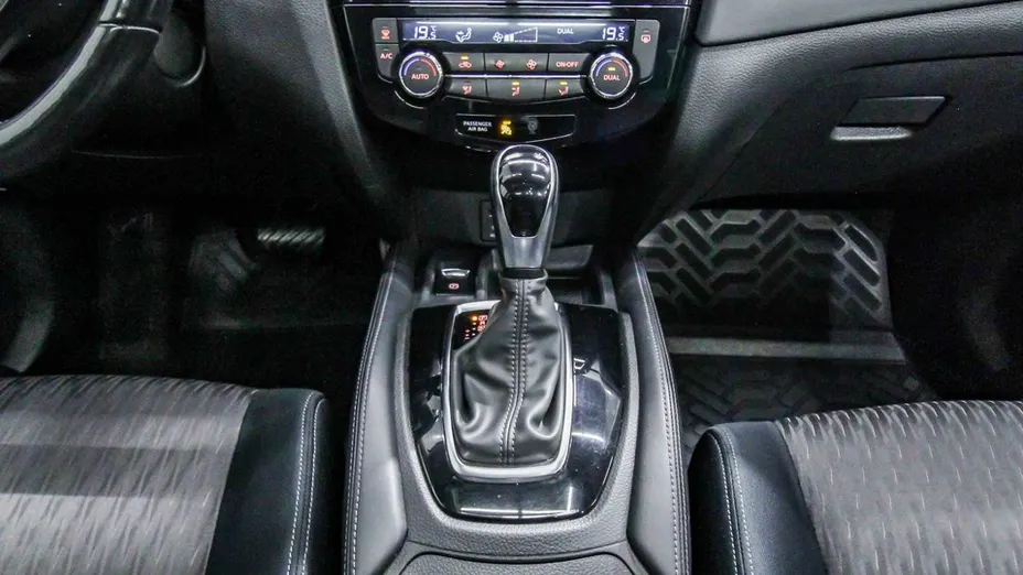 NISSAN X-Trail -