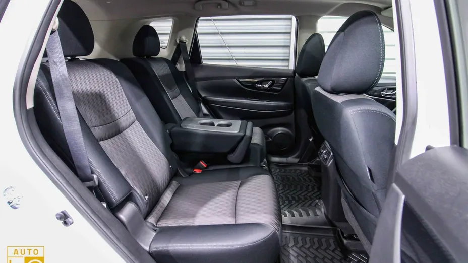 NISSAN X-Trail -