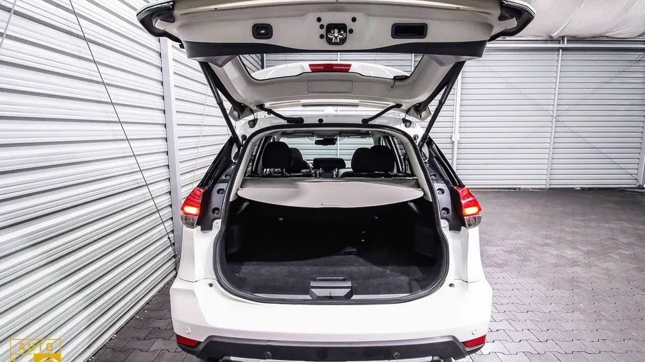 NISSAN X-Trail -