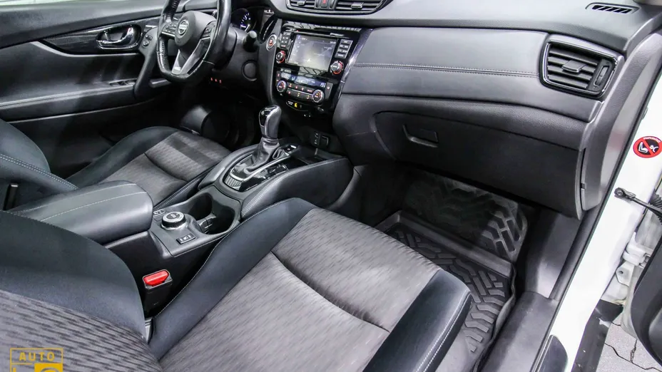NISSAN X-Trail -