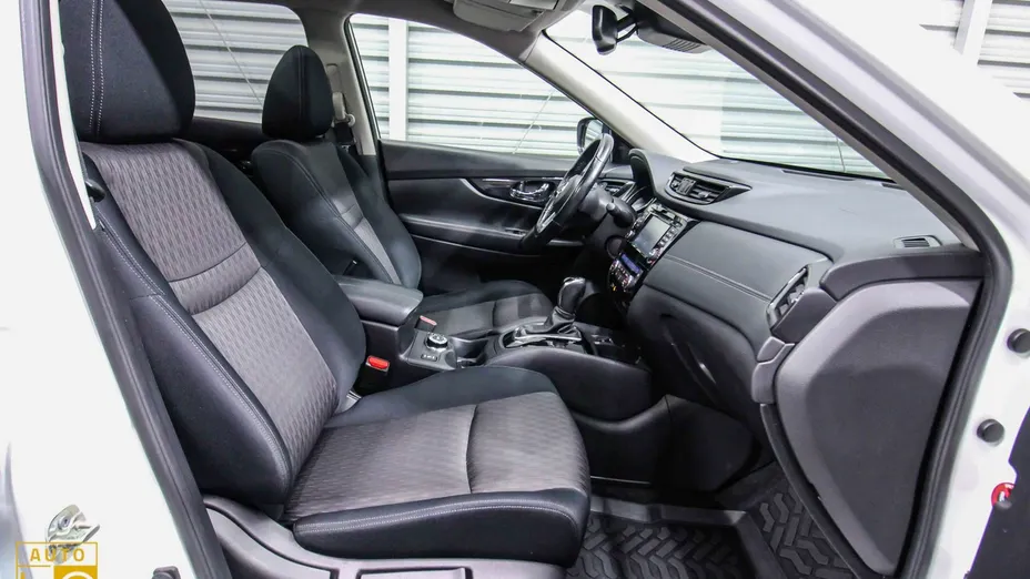 NISSAN X-Trail -