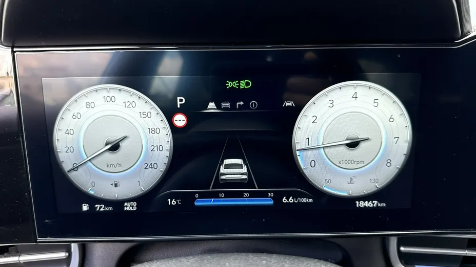 HYUNDAI Elantra -
