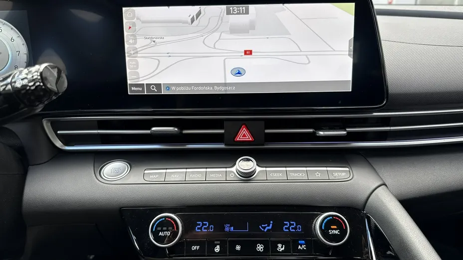 HYUNDAI Elantra -