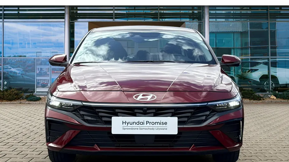 HYUNDAI Elantra -