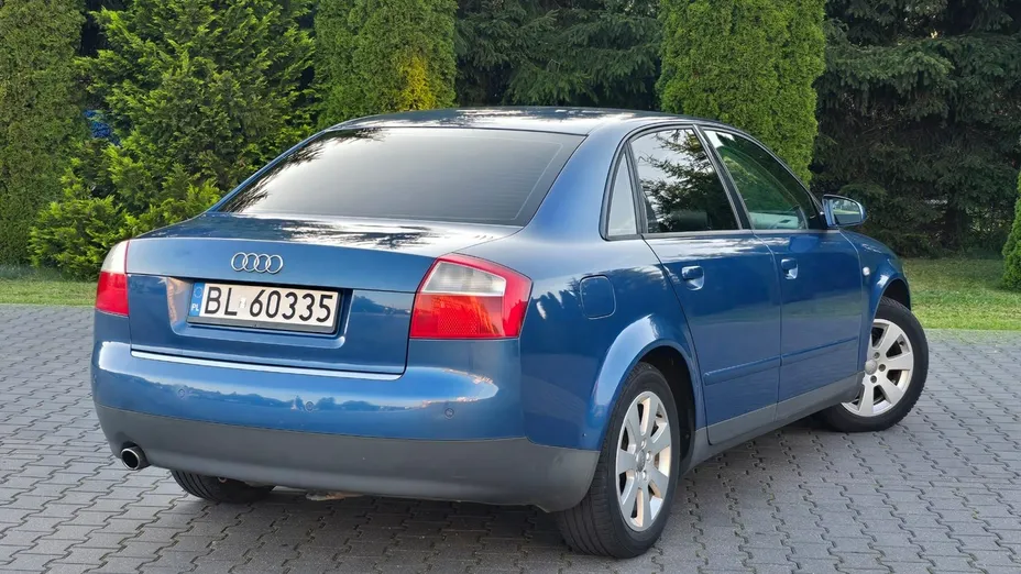 AUDI A4 -